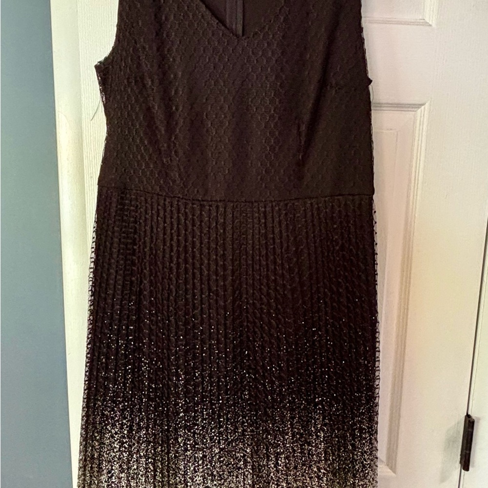 Roz & Ali Black Sequin Pleated Midi Dress